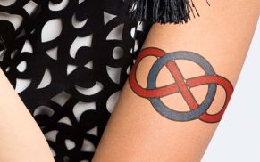 Ohne Schmerzen: Wie Sie Tattoos ganz einfach in Photoshop stechen